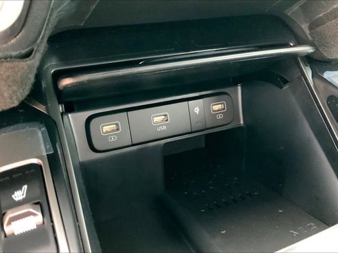 Used 2024 Kia Sorento EX image 19