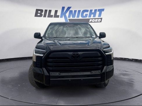 Used 2023 Toyota Tundra SR5 w/ SR5 Convenience Package AWD/4WD image 8