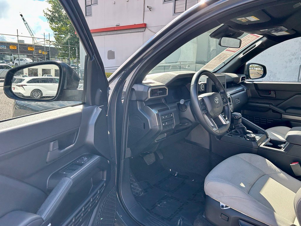 Certified 2025 Toyota 4Runner SR5 AWD/4WD image 9