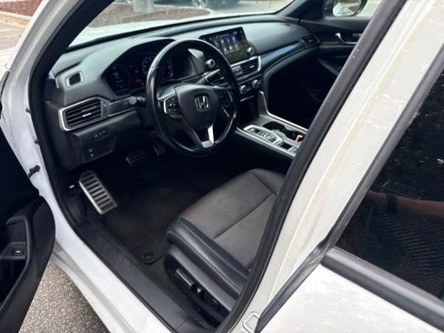 Used 2021 Honda Accord Sport image 8