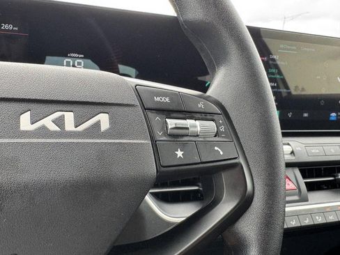 Used 2025 Kia K4 FWD image 17