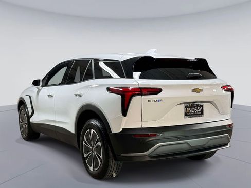 Used 2025 Chevrolet Blazer EV LT FWD image 12