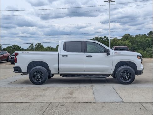Used 2025 Chevrolet Silverado 1500 Custom Trail Boss AWD/4WD image 6