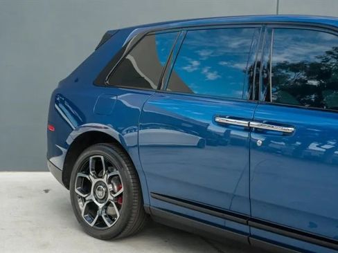 Used 2021 Rolls-Royce Cullinan Black Badge image 31