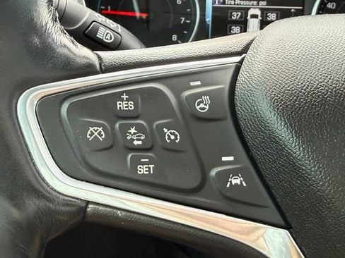 Used 2018 Chevrolet Equinox Premier FWD image 15