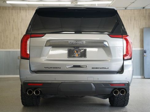 Used 2023 GMC Yukon XL Denali Ultimate AWD/4WD image 9