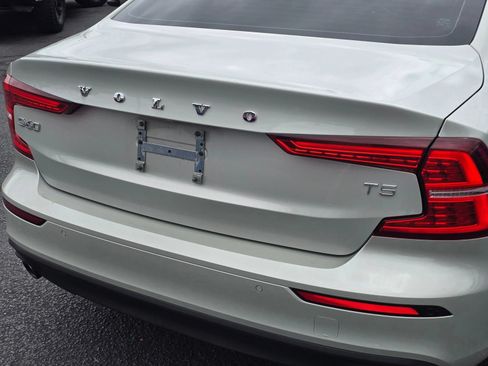 Used 2019 Volvo S60 T5 Momentum w/ Multimedia Package FWD image 14