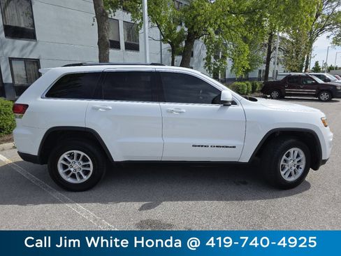 Used 2020 Jeep Grand Cherokee Laredo w/ Security & Convenience Group AWD/4WD image 17