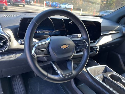 Used 2025 Chevrolet Equinox LT image 27