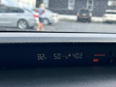 Used 2011 Subaru Outback 3.6R Limited w/ PWR Moonroof Pkg image 30