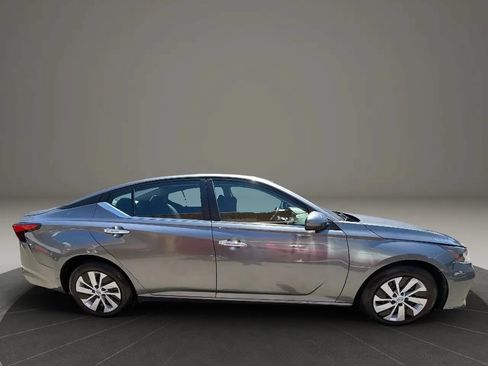 Used 2023 Nissan Altima 2.5 S FWD image 4