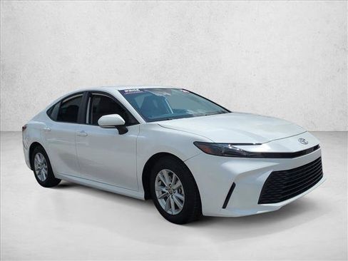Certified 2025 Toyota Camry LE FWD image 4
