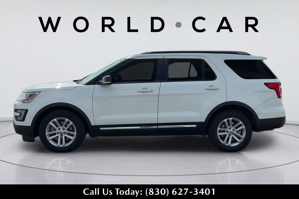 Used 2017 Ford Explorer XLT w/ Equipment Group 202A FWD image 11