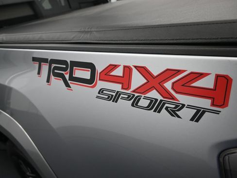 Used 2021 Toyota Tacoma TRD Sport AWD/4WD image 38