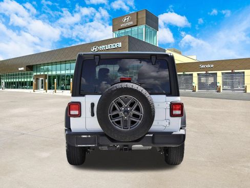 Used 2024 Jeep Wrangler Unlimited Sport AWD/4WD image 7