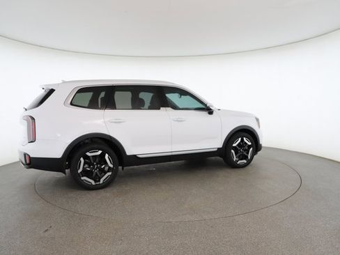 Used 2023 Kia Telluride EX w/ EX Captain's Chair Package image 20
