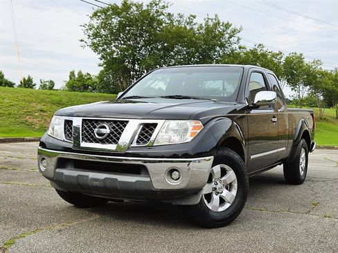Used 2010 Nissan Frontier SE w/ SE Value Truck Pkg RWD image 2