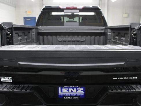 Used 2024 GMC Sierra 1500 Denali AWD/4WD image 47