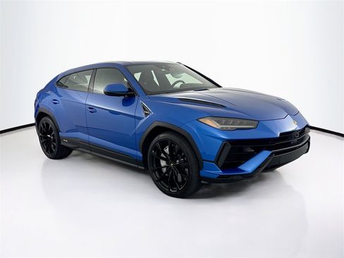 Used 2024 Lamborghini Urus S image 3