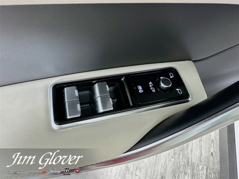 Used 2024 Jaguar F-PACE R-Dynamic S image 23