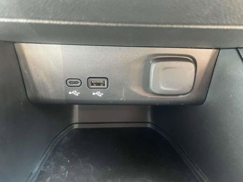 Used 2025 Buick Envista Preferred w/ Convenience I Package FWD image 28