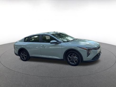 Used 2025 Kia K4 LXS image 2