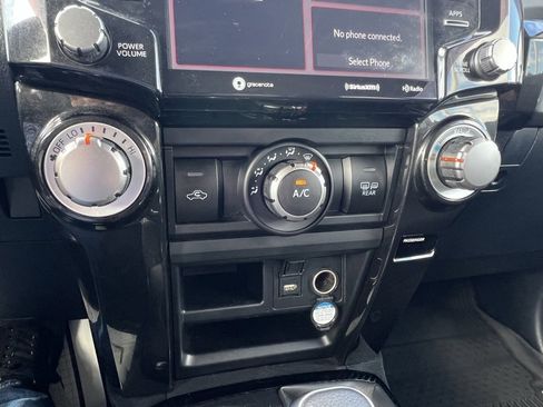 Used 2020 Toyota 4Runner TRD Off-Road image 28