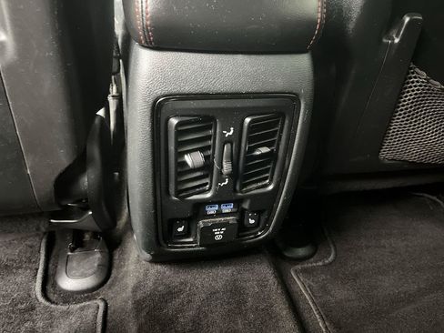 Used 2018 Dodge Durango GT w/ Blacktop Package AWD/4WD image 14