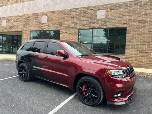 Used 2018 Jeep Grand Cherokee SRT image 36