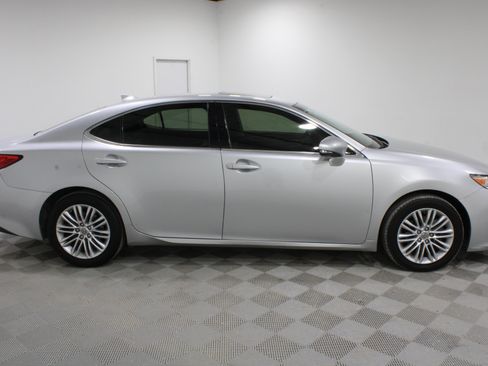 Used 2015 Lexus ES 350 w/ Luxury Package FWD image 26