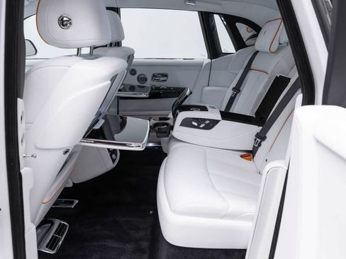 New 2027 Rolls-Royce Phantom Sedan RWD image 15