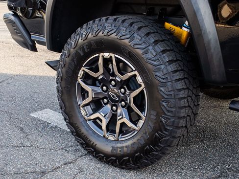 Used 2025 Chevrolet Colorado ZR2 image 7