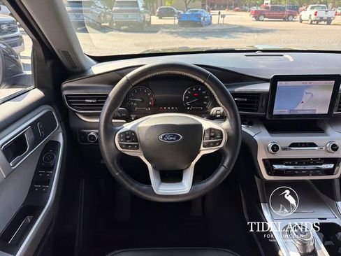 Certified 2023 Ford Explorer XLT w/ Equipment Group 202A AWD/4WD image 17