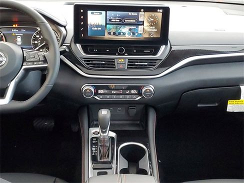 New 2025 Nissan Altima 2.5 SR w/ SR Premium Package image 30