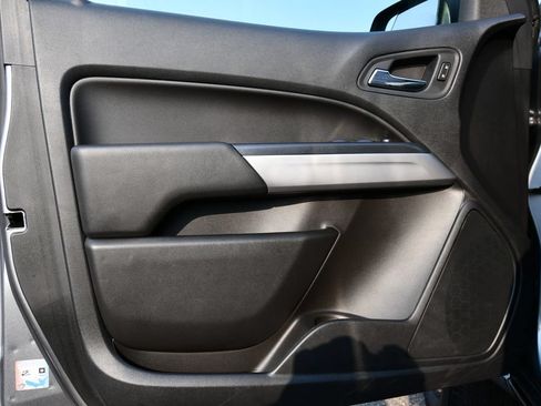 Used 2022 Chevrolet Colorado LT w/ Redline Special Edition AWD/4WD image 14