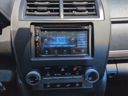 Used 2012 Toyota Camry SE FWD image 12