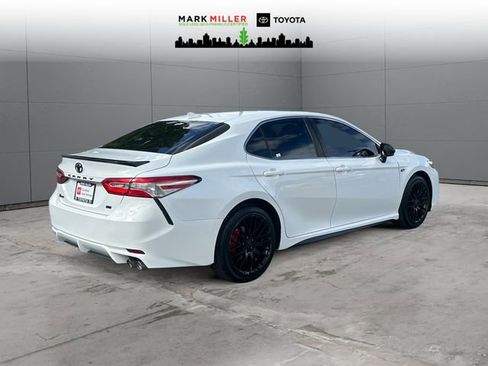 Certified 2020 Toyota Camry SE image 5