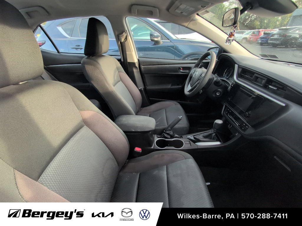 Used 2019 Toyota Corolla LE FWD image 6