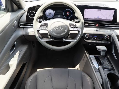 Used 2024 Hyundai Elantra SEL FWD image 20