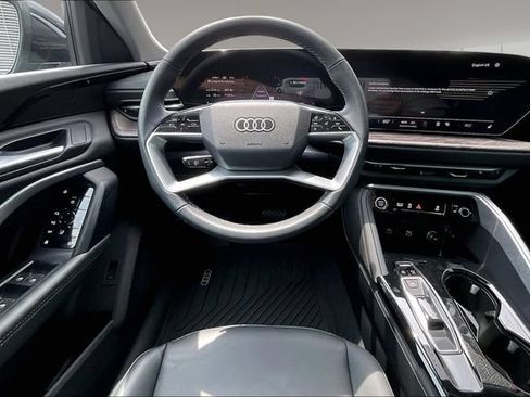 Used 2025 Audi Q5 Premium w/ Convenience Package AWD/4WD image 8