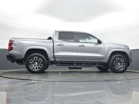 Used 2025 Chevrolet Colorado Z71 w/ Technology Package AWD/4WD image 50
