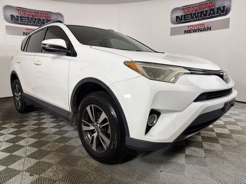 Used 2018 Toyota RAV4 XLE FWD image 1
