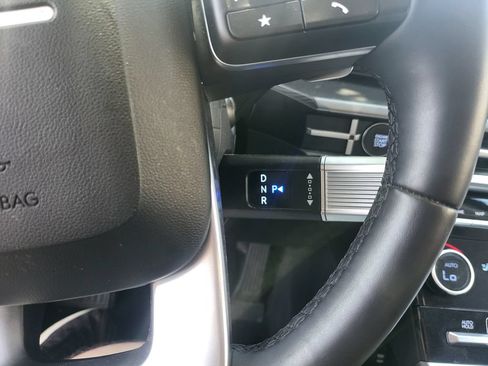 Used 2025 Hyundai Santa Fe SEL FWD image 6