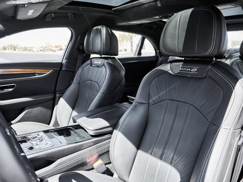 Used 2024 Bentley Flying Spur V8 AWD/4WD image 47