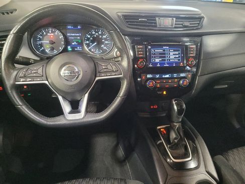 Used 2019 Nissan Rogue SV FWD image 22