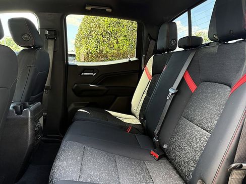 Used 2023 Chevrolet Colorado Z71 w/ Advanced Trailering Package AWD/4WD image 10