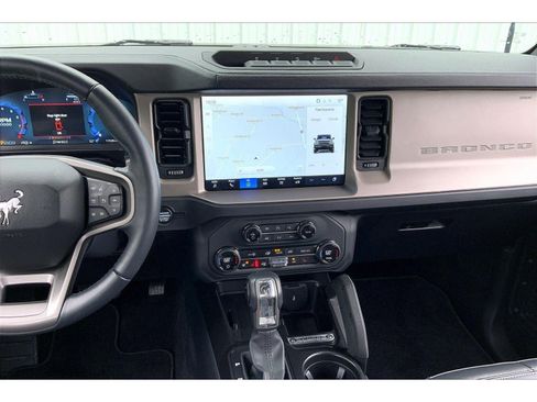 Used 2025 Ford Bronco Outer Banks w/ Sasquatch Package AWD/4WD image 6