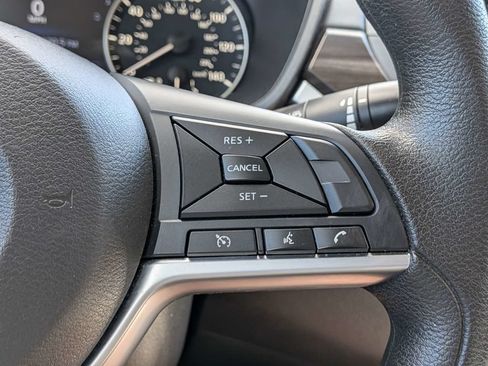 Used 2025 Nissan Altima 2.5 SV FWD image 27