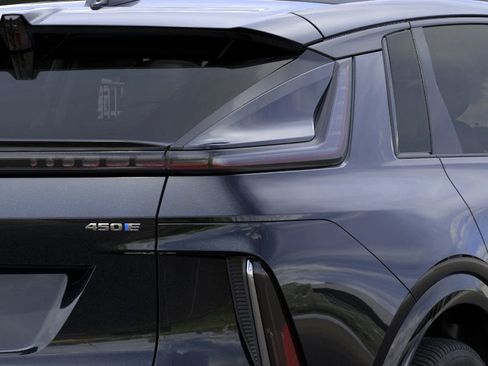 New 2025 Cadillac Lyriq Sport image 11