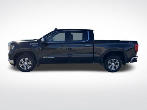 Used 2024 GMC Sierra 1500 SLT image 3